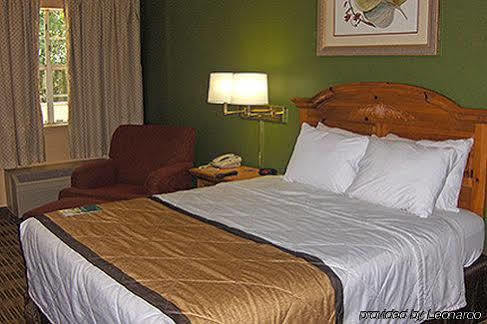 Motel Hometowne By Red Roof Atlanta - 2*